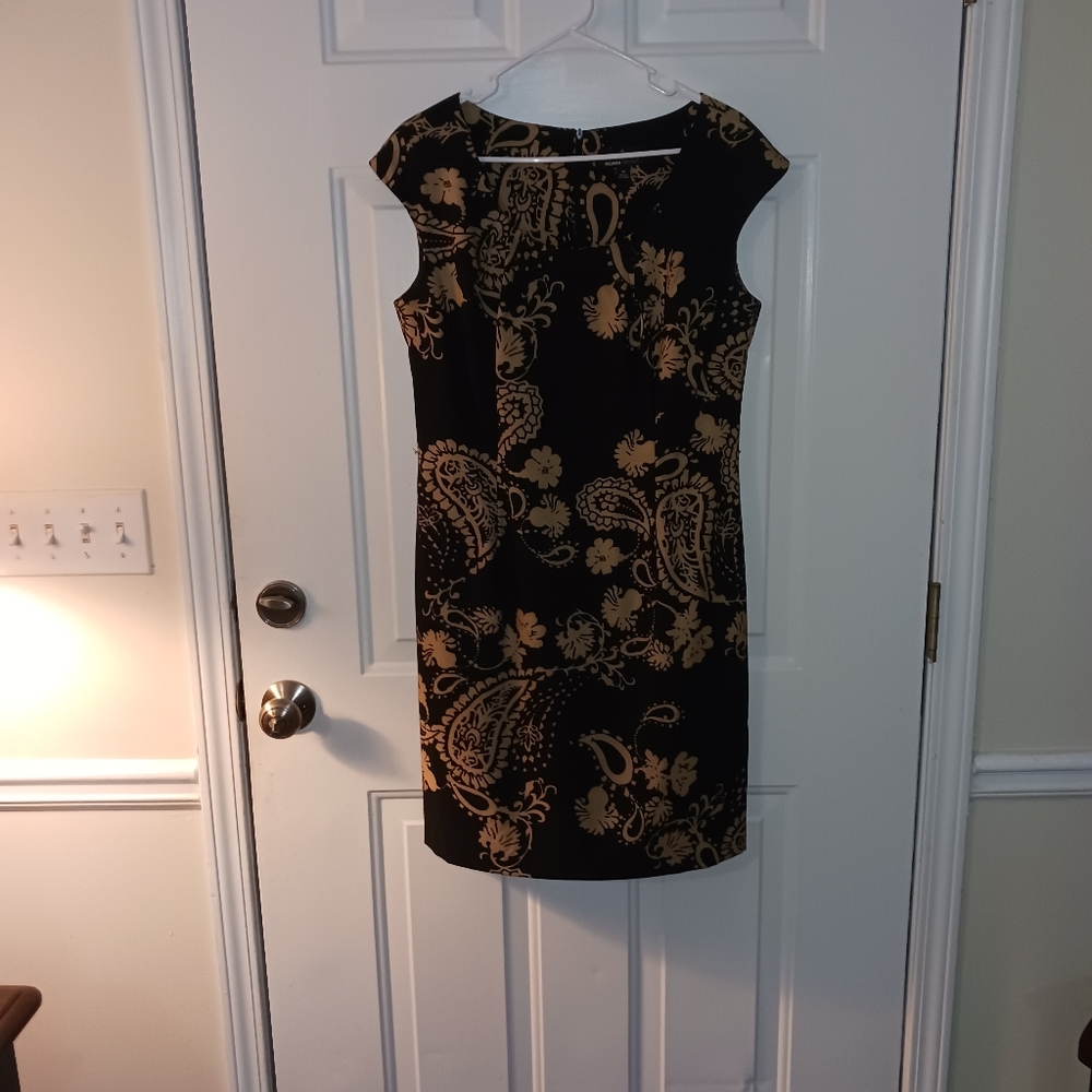 Ronni Nicole Black and gold sleeveless dress Size 12